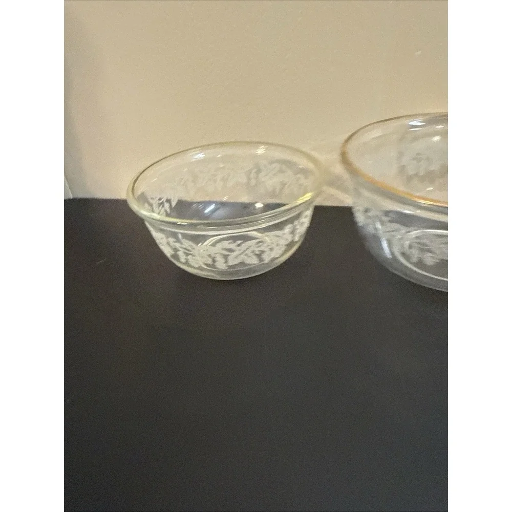BARTLETT COLLINS Nesting Mixing Bowls  Grape Leaf Embossing (Set of 3) Vintage